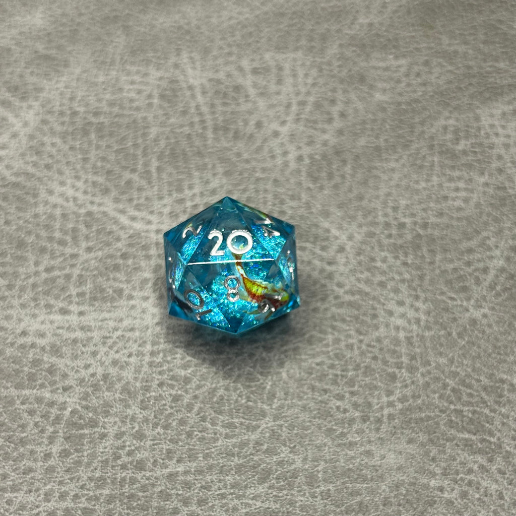 Koi Fish Dice - DND Dice Blauw Koi Glitter