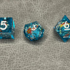 Koi Fish Dice - DND Dice Blauw Koi Glitter