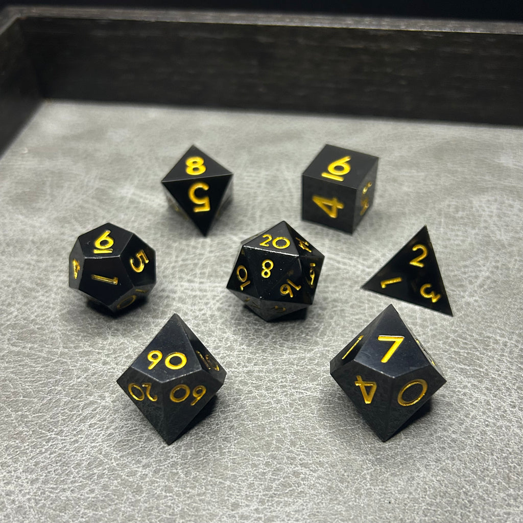 Onyx Shadow Dice - DND Dice Zwart Goud