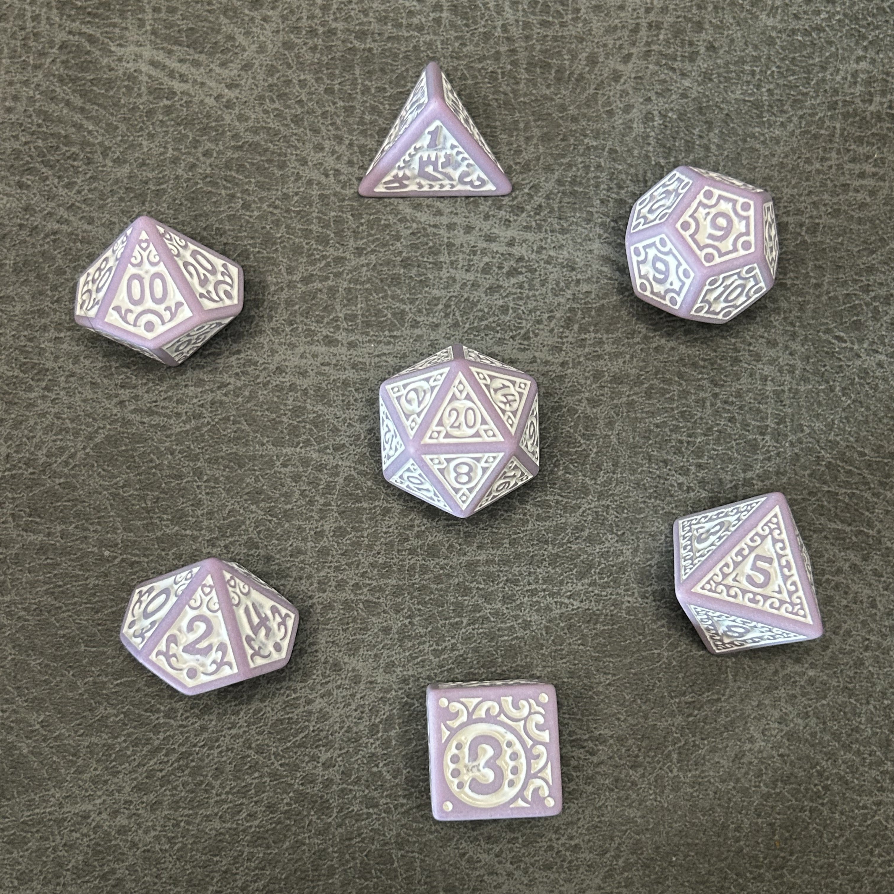 Mystic Charm Dice paars - bovenaanzicht set