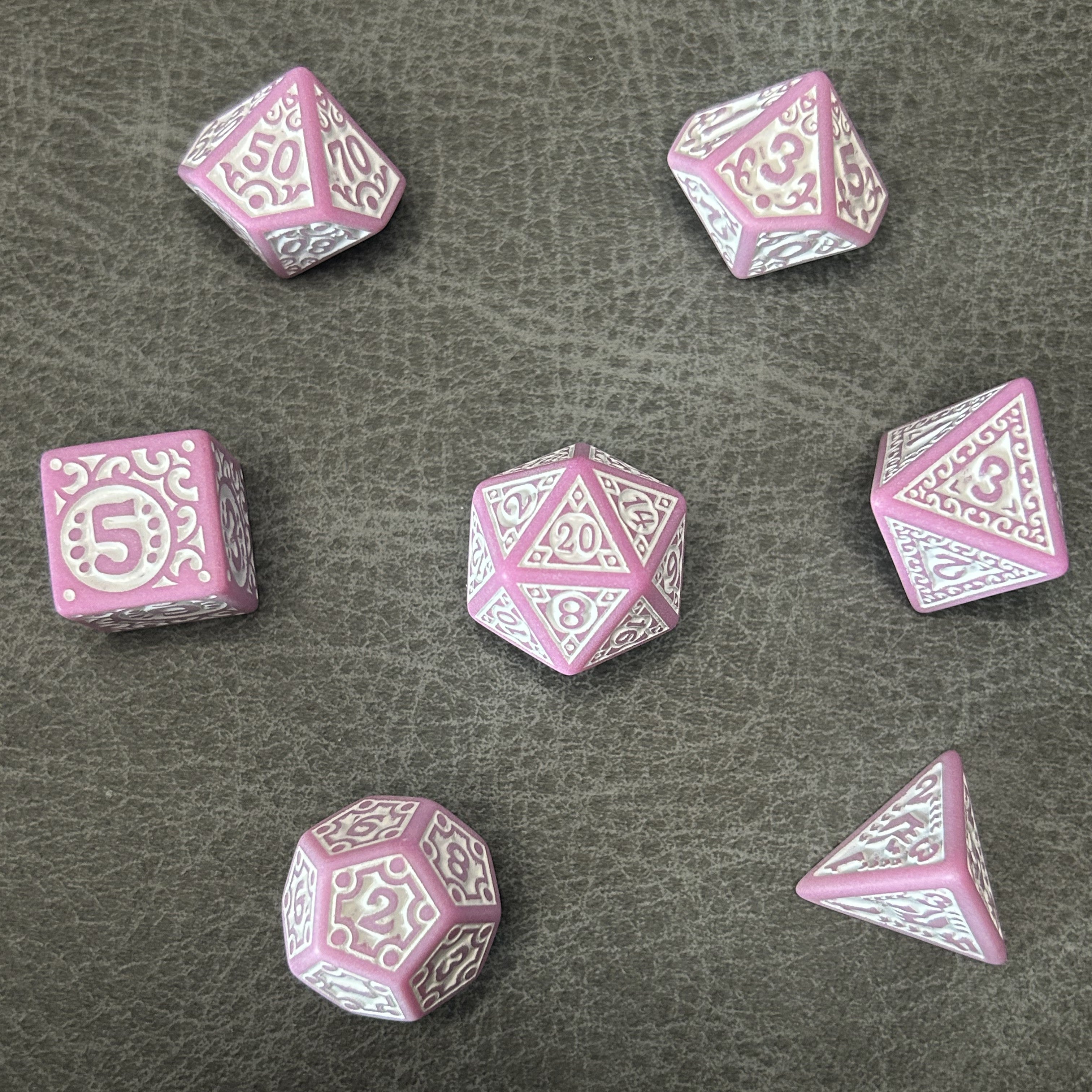 Mystic Charm Dice roze - bovenaanzicht set