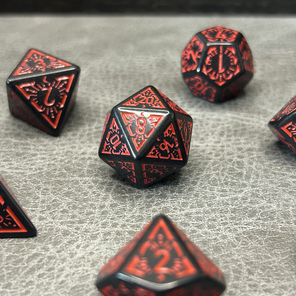 Infernal Rune Dice zwart-rood - close-up D20
